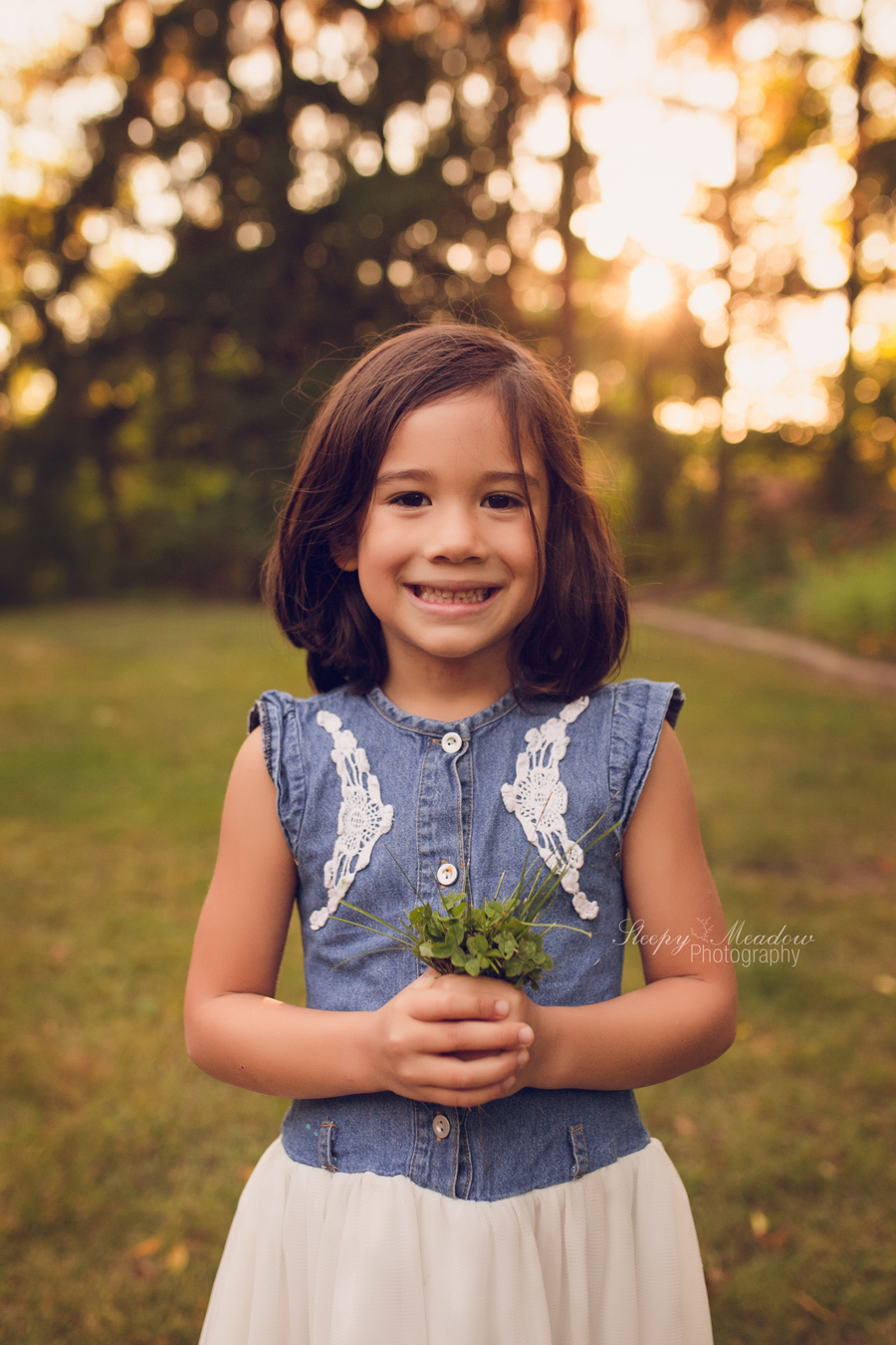 Beautiful little girl poses for her pictures in Oconomowoc WI 16