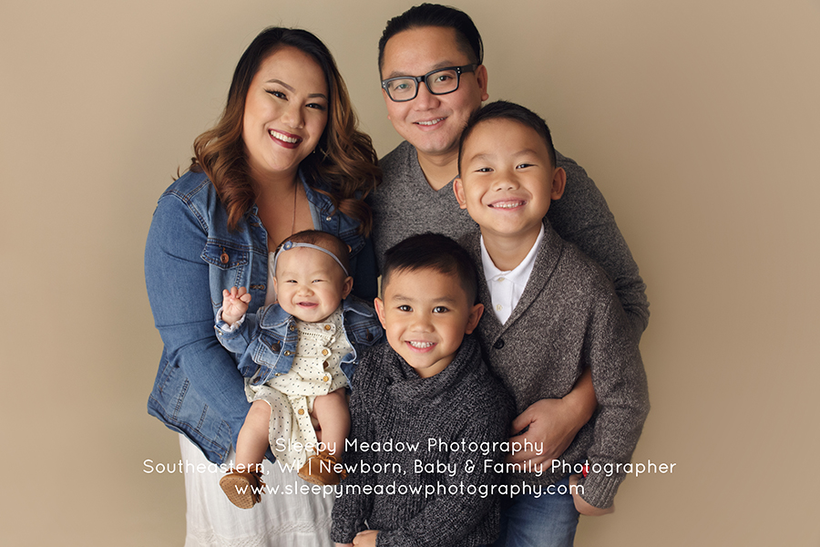 Adorable smiling family pictures | Waukesha photographer
