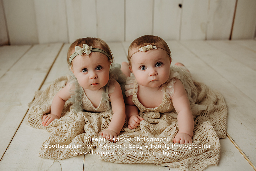 Twin baby girls photoshoot by Sleepy Meadow Photography.
